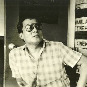 Foto Manila Nas Garras de Néon