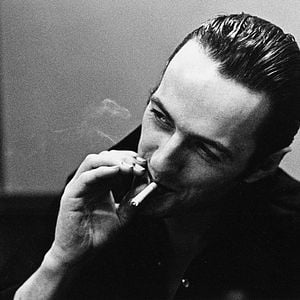 Foto Joe Strummer: O Futuro Está para Ser Escrito