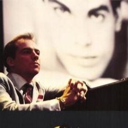 Foto À Sombra do Ídolo