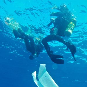 Foto Oceanos de Plástico
