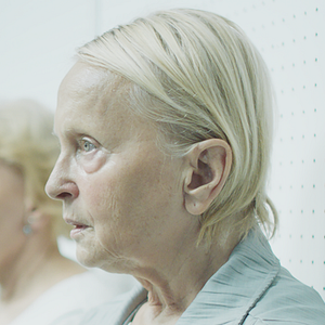 Foto Kobieta na dachu