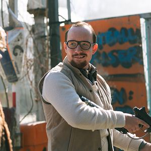 Foto Dois Amigos e Uma Ameaça Alienígena