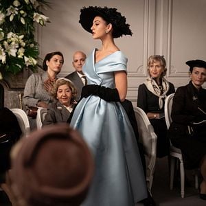 Foto Sra. Harris vai a Paris