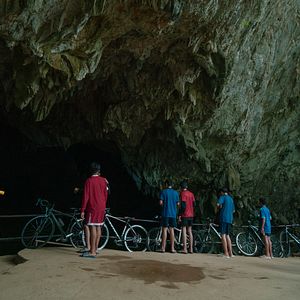 Foto Os 13 Sobreviventes da Caverna