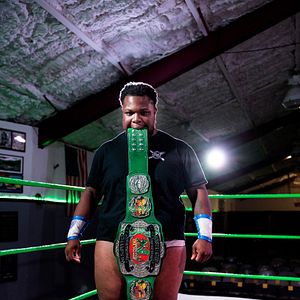 Foto Monster Factory: Saindo da Jaula