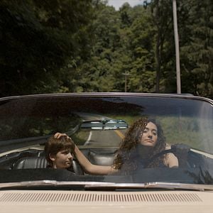 Foto Entre Estranhos