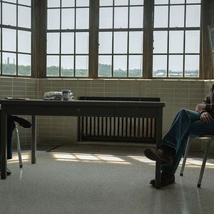 Foto Entre Estranhos