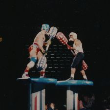 Foto Músculos e Confusão: A História Por Trás de American Gladiators