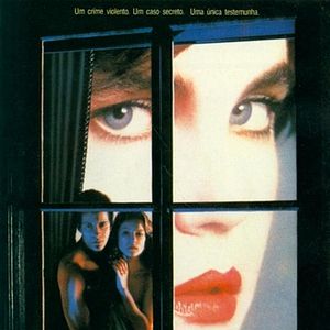 Foto Uma Janela Suspeita