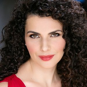 Foto Niki Spiridakos