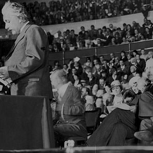 Foto Einstein e a Bomba