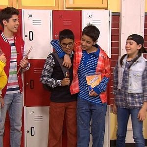 Foto A CQ: Confusões Ao Quadrado