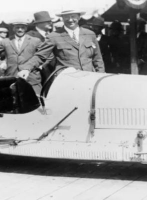 Pôster de Bugatti: The Final Race