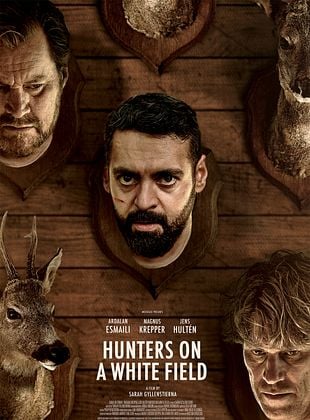 Pôster de  Caçadores em um Campo Branco