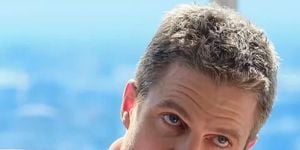 Pôster de Seven Days a Week and Twice on Sunday