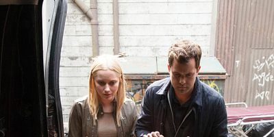 Pôster de Transilience Thought Unifier Model-11