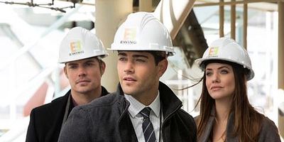 Pôster de Ewings Unite!