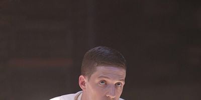 Pôster de And the Abyss Gazes Back