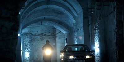 Pôster de Legacy: Episode 8