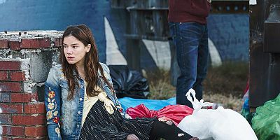 Pôster de A Kingdom Divided Amongst Itself