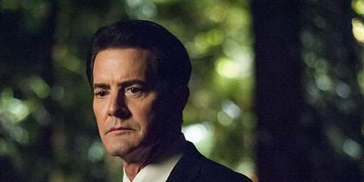 Pôster de The Past Dictates the Future