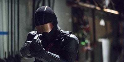 Pôster de Deathstroke returns