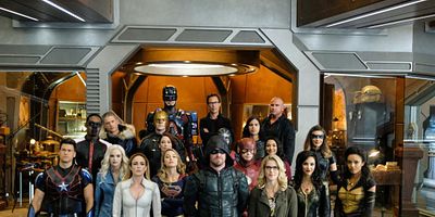 Pôster de Crisis on Earth X - Part 4