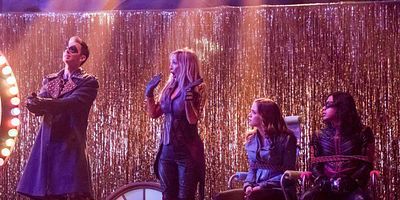 Pôster de The Elongated Knight Rises