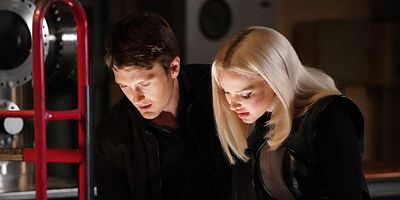 Pôster de All Roads Lead…