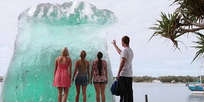 Pôster de A Visit from the East