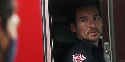 Pôster de Here It Comes Again