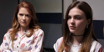 Pôster de Off With A Bang