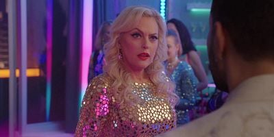 Pôster de A Friendly Kiss Between Friends