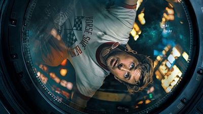 Imagem da notícia Amazon esperou o momento certo para lançar Devoradores de Estrelas no streaming: "Um filme que tem que ser visto na tela grande"
