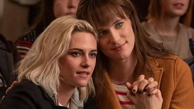 Imagem da notícia Filme da Sessão da Tarde hoje (19/12): Alguém Avisa? é uma comédia romântica inspirada em uma história verdadeira vivida pela própria diretora!