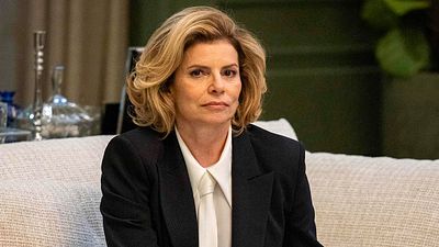 Imagem da notícia Resumo de Vale Tudo (28/04 a 03/05): Odete Roitman espalha o caos, Fátima revela segredo sombrio de Solange e Raquel é surpreendida!