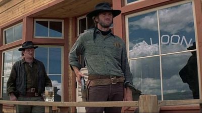 Imagem da notícia Agora na Netflix: O contundente faroeste de Clint Eastwood que conta uma história implacável de vingança