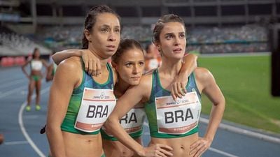 Imagem da notícia Sessão da Tarde hoje (26/02): Filme 4x100 - Correndo por um Sonho exigiu esforço intenso e deixou atrizes com lesões: "Dor insuportável"