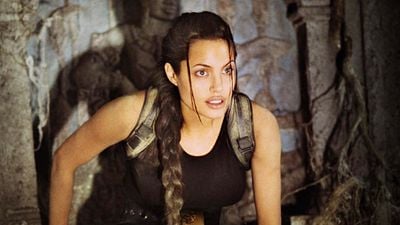 Imagem da notícia Aos 51 anos, Angelina Jolie possui 39 hectares no Camboja: A atriz transformou uma área afetada pela caça ilegal em uma reserva e empregou dezenas de pessoas