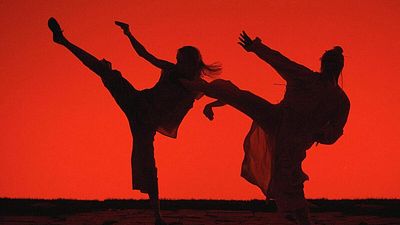 Imagem da notícia Já viu? A grande obra-prima de Tarantino que resgatou o melhor do cinema de artes marciais e do faroeste espaguete em duas partes imperdíveis