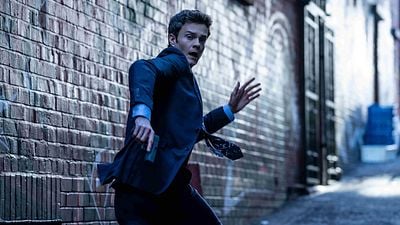 Imagem da notícia Depois do sucesso de Acompanhante Perfeita, Jack Quaid estrela este thriller de ação perfeito para os fãs de The Boys