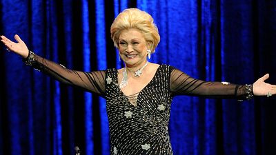 Imagem da notícia Há quase 70 anos, o primeiro programa da Hebe na TV deu voz às mulheres e deixou os homens sem palavras