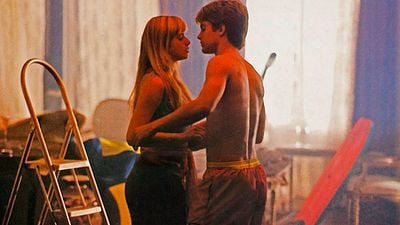 Imagem da notícia Eles viveram um romance secreto nos anos 90 e nem imaginavam que um dia fariam novelas na Globo; hoje, desapareceram da TV. Lembra deles?