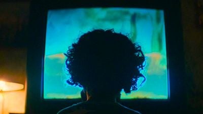 Imagem da notícia Essa é a ficção científica mais indicada ao Emmy 2025: Com 95% de aprovação, 3ª temporada está garantida