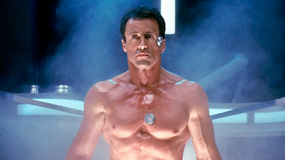 Imagem da notícia Atriz foi demitida por se dar mal com Sylvester Stallone: ​​Durou apenas dois dias no set e foi substituída por Sandra Bullock