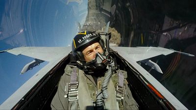 Imagem da notícia “Tom Cruise diz ‘Oh não!’ e o helicóptero começa a cair”: Um dos pilotos de Top Gun - Maverick compartilha lembrança improvável com o astro