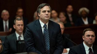 Imagem da notícia Baseado em fatos reais: Este filme com Mark Ruffalo e Anne Hathaway não vai te deixar piscar os olhos