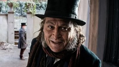 Imagem da notícia Johnny Depp está fazendo um retorno triunfal a Hollywood: Trailer intrigante de sua nova adaptação de Um Conto de Natal é lançado