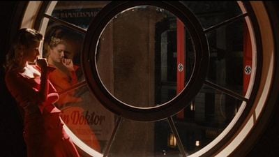 Imagem da notícia Quentin Tarantino transformou as gravações deste filme em um inferno de 1000 graus, mas saiu de lá com um excelente trabalho