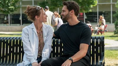 Imagem da notícia A Hipótese do Amor vai ter sequência? Autora do livro já revelou o futuro de Adam e Olive
